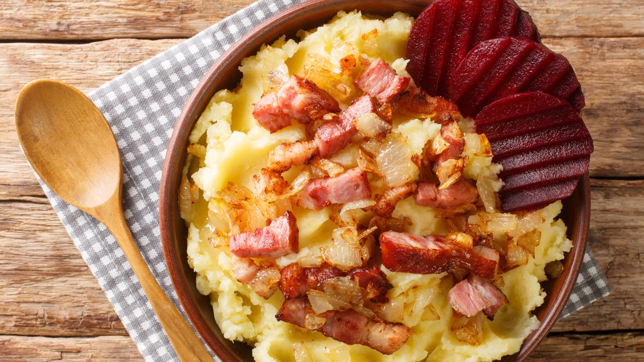 pure de batatas coberto com bacon e cebola 1761500396110 Creditos depositphotos.com lenyvavsha