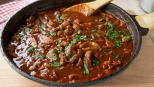 Ragu de Frango com Molho Picante de Pimentão