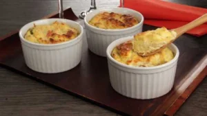 Suflê de peixe e camarão: receita cremosa para impressionar