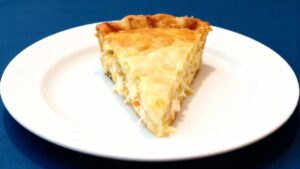 A torta que ninguém consegue cortar em pedaços iguais porque some antes