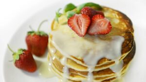 Uma calda simples, doce e morna, que desce suave e deixa tudo mais aconchegante