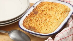 Escondidinho de Carne Seca com Purê de Mandioca