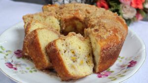 Esse Bolo de Banana Simples Fica Tão Macio Que Parece Receita de Vó (E Some Rapidinho)