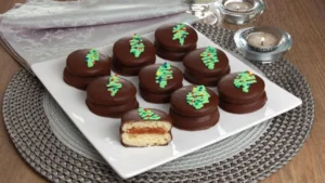 Alfajor Natalino Fácil: Recheio de Doce de Leite com Panetone para Presentear e Encantar no Natal