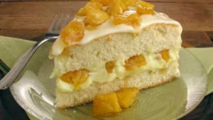 Bolo de Abacaxi Caramelado Cremoso e Fofinho: O Segredo para uma Sobremesa Inesquecível e Lucrativa!