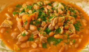 Feijoada de Moelas Cremosa com Molhinho Divinal: O Segredo da Vovó para um Prato Inesquecível e Fácil de Fazer em Casa!