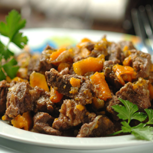 Picado de Boi Suculento com Legumes na Panela de Pressão: Receita Fácil e Rápida em 40 Minutos para um Almoço Inesquecível