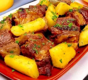 Costela Bovina com Mandioca na Panela: Receita Caipira que Desmancha – Receita Divina