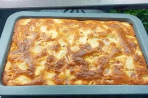 Torta de Maçã que Derrete na Boca: A Receita Rápida que Vai Mudar Sua Vida na Cozinha e Fazer Você Dizer Adeus às Compradas!