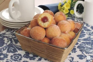 Bolinho de Chuva Recheado com Goiabada: A Receita Fácil e Irresistível para o Seu Café da Tarde Perfeito!
