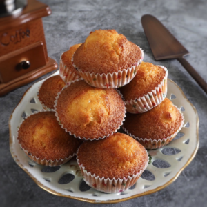 Queques de Leite Fofinhos e Úmidos: A Receita Perfeita com Leite Condensado Moça Nestlé em Apenas 35 Minutos