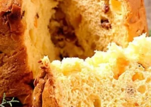 Misturei Frutas Cristalizadas na Massa e Descobri um Panetone Caseiro Macio, Aromático e Melhor que o de Padaria: Receita Divina e Fácil para o Natal!