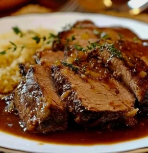 Carne Assada ao Molho de Vinho Tinto: A Receita Divina e Suculenta para o Almoço de Domingo que Vai Te Fazer Lucrar!