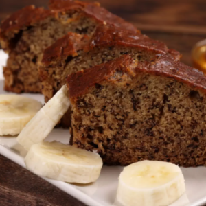 Descubra o Bolo de Banana Fit Fofinho e Sem Açúcar: Receita Perfeita em 40 Minutos para Lanches e Café da Manhã Saudáveis com Iogurte Piracanjuba!