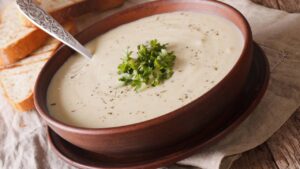 A sopa tão cremosa que ninguém acredita que é de couve-flor