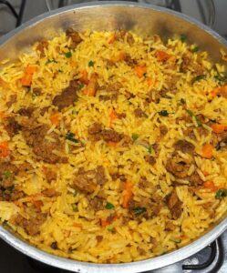 Arroz de Carne Moída com Legumes: A Receita Simples e Saborosa que Vai Encantar!