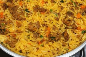 Arroz com Carne Moída Bem Temperado e Irresistível