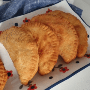 Massa de Pastel com 3 Ingredientes em 20 Minutos: Simples e Crocante