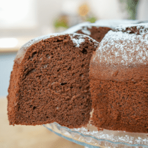 Receita de Bolo Chiffon de Chocolate Fofinho em 40 Minutos com Nestlé