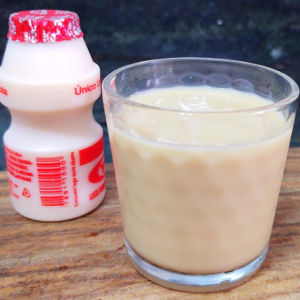 Yakult Caseiro Cremoso em 10 Minutos com Piracanjuba