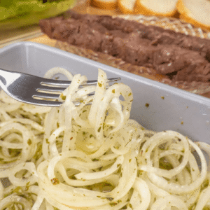 Salada de Cebola para Churrasco Saborosa em 15 Minutos com Nestlé