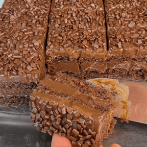 Bolo Gelado de Brigadeiro Cremoso em 40 Minutos com Leite Moça Nestlé