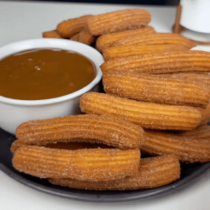 Churros Caseiro Recheado com Doce de Leite Crocante em 40 Minutos