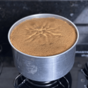 Pão de Ló de Baunilha Fofinho e Alto em 45 Minutos com Essência Nestlé