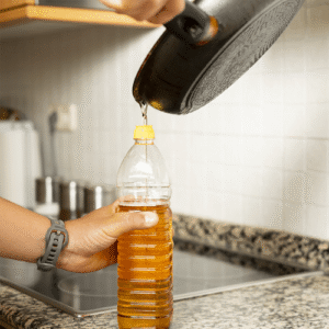 Sabão Líquido Caseiro Econômico em 10 Minutos com Óleo Usado