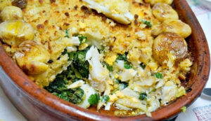 Bacalhau com grelos no forno (receita tradicional maravilhosa e cheia de sabor)