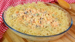 Esse Salpicão de Natal é tão fresco e crocante que vira o rei da ceia sem esforço