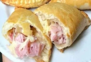 Pastelzinho de Forno com Presunto e Queijo