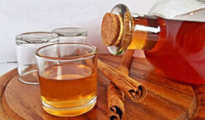 Licor de canela caseiro – muito fácil de fazer e fica uma delícia