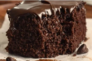 Bolo de Chocolate com Ganache e Granulado: A Receita Rápida e Irresistível que Some da Mesa em Minutos!