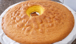 Pão de ló mal cozido (só precisa de 15 minutos no forno)