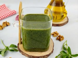 6 receitas de pesto que vão te fazer se sentir na Itália