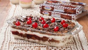 Sobremesa Gelada de Cereja com Chocolate para dias quentes