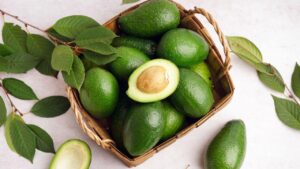 Comprou abacate duro? Truques para amadurecer mais rápido