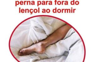 Para Quem Tem o Hábito de Dormir com a Perna Para Fora do Lençol, É Melhor Saber Disso