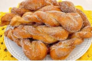 Rosquinhas Fritas com Açúcar e Canela Mais Viciantes da Vida
