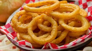 Aneis de Cebola Temperados: Crocantes, Dourados e Cheios de Sabor