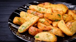 Batata Rústica na Airfryer Crocante por fora, macia por dentro e cheia de sabor em cada pedaço