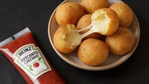 Bolinho de Mandioca com Queijo: Crocante por Fora e Cremoso por Dentro
