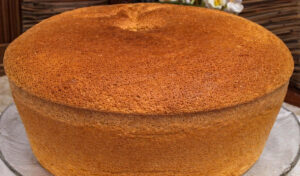 Bolo de água (fica enorme e é muito fácil e rápido de preparar)