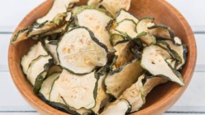 Chips de Abobrinha provam que crocante não precisa ser frito