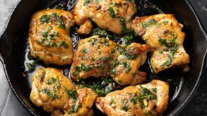 Fácil Sobrecoxas de Frango com Chimichurri: Suculentas, Aromáticas e Cheias de Sabor