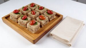 Ideais para festas rápidas, os mini sanduíches de atum desaparecem da bandeja em minutos