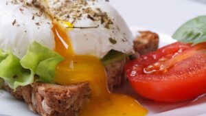 Ovo Poached: Delicado, Cremoso e Perfeito para Refeições Leves