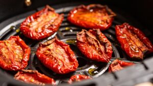 Entre preparos práticos, tomate seco na airfryer se destaca pela intensidade do sabor