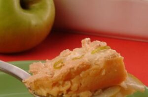 Aprenda a fazer maçã nevada cremosa com poucos ingredientes